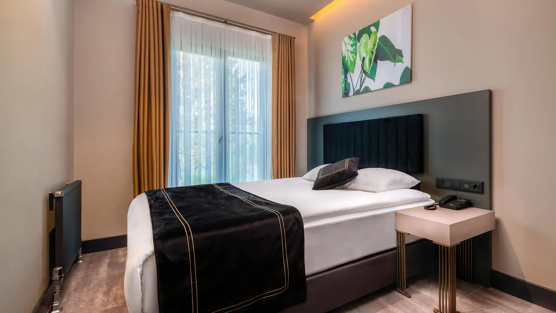 Menalo Hotel Premium Istanbul Airport 5*,