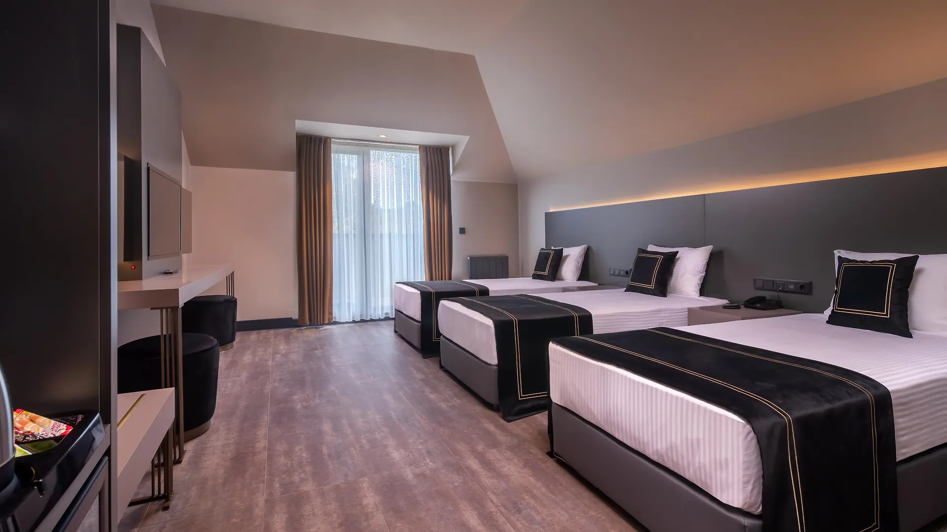 Menalo Hotel Premium Istanbul Airport 5*,